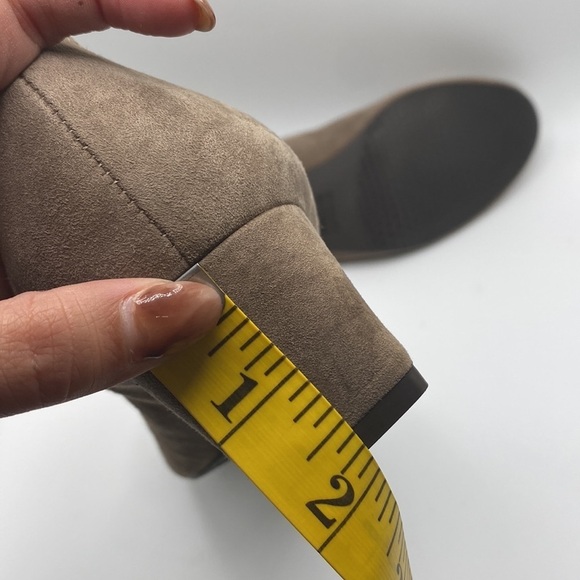 NEW STUART WEITZMAN TAUPE SUEDE PUMPS WOMEN’S SZ 8.5 - Picture 10 of 10